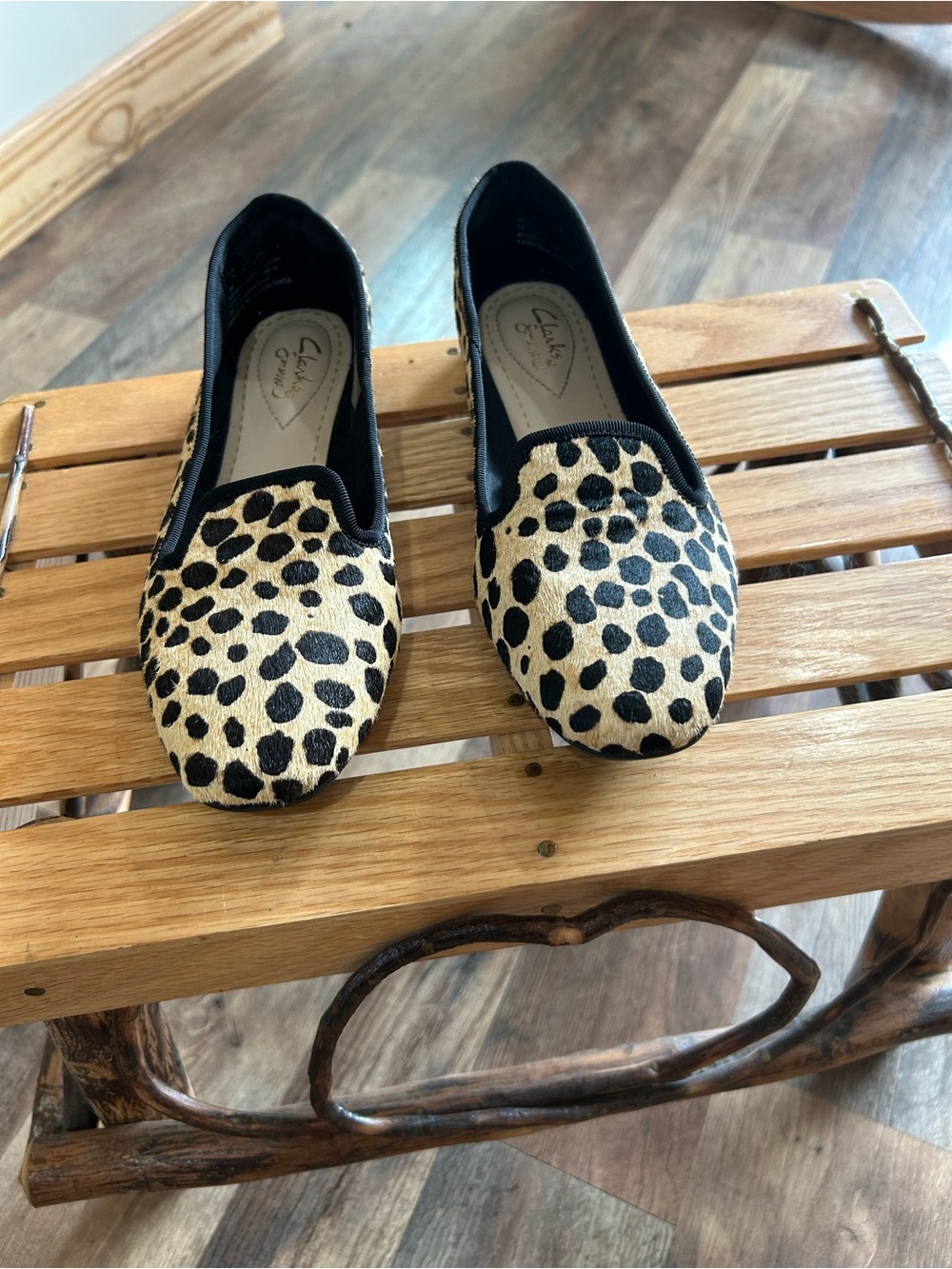 Clarks Somerset Leopard Print Slip-On Flats - Black & Cream Cow Fur Sz 7